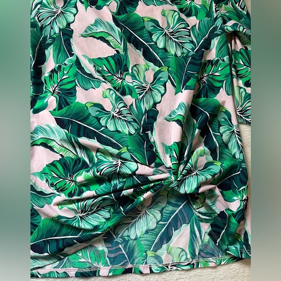 Tommy Bahama Breezy Palms Rash Guard Top Size M Green Pink TSW90619C - Picture 10 of 14